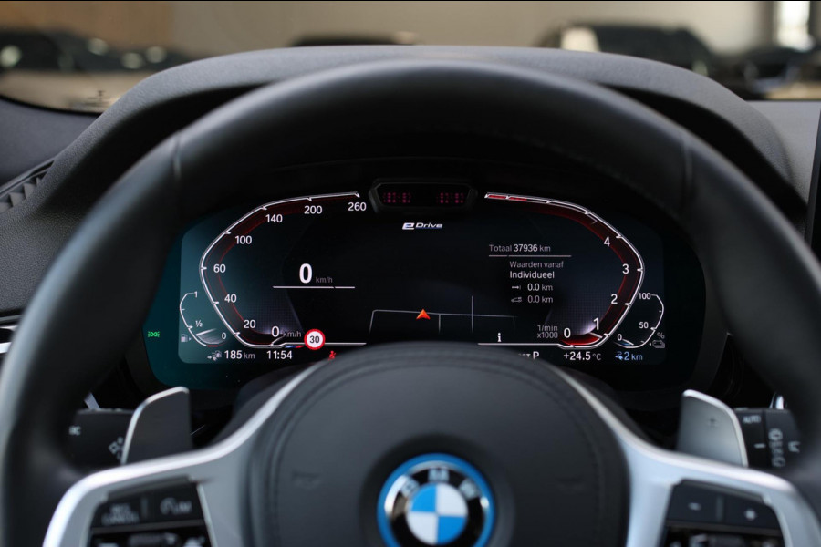 BMW 5 Serie Touring 530e xDrive M-Sport *Pano*Laser*Camera*Head-Up*Trekhaak*