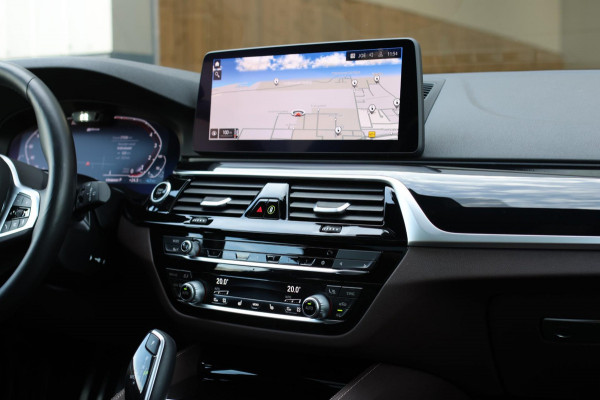 BMW 5 Serie Touring 530e xDrive M-Sport *Pano*Laser*Camera*Head-Up*Trekhaak*