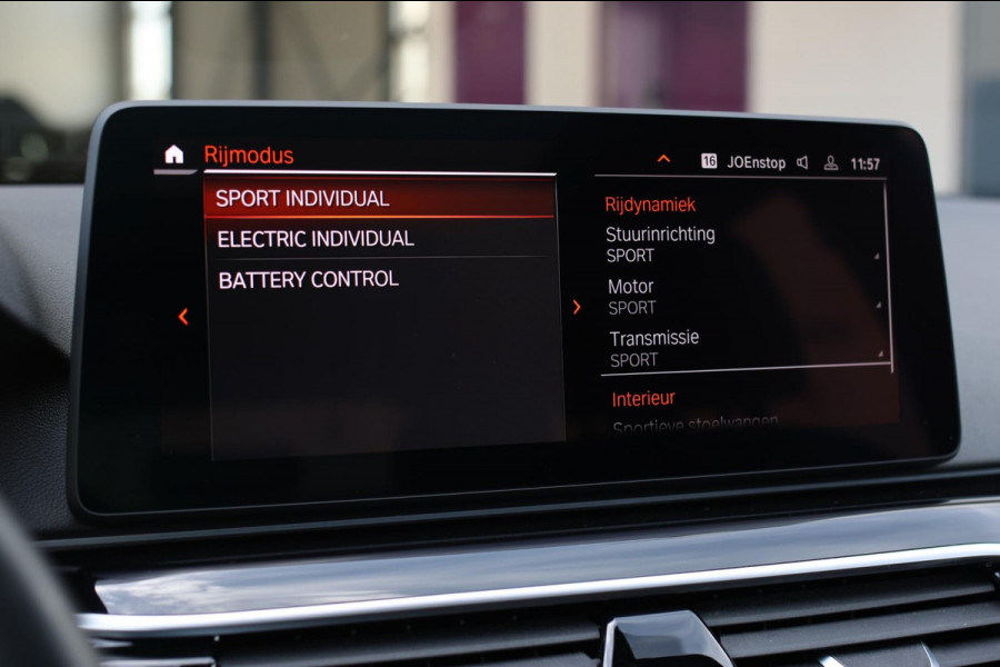 BMW 5 Serie Touring 530e xDrive M-Sport *Pano*Laser*Camera*Head-Up*Trekhaak*