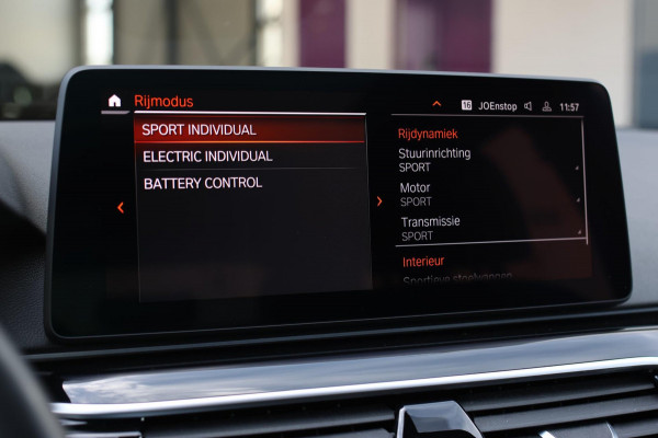 BMW 5 Serie Touring 530e xDrive M-Sport *Pano*Laser*Camera*Head-Up*Trekhaak*