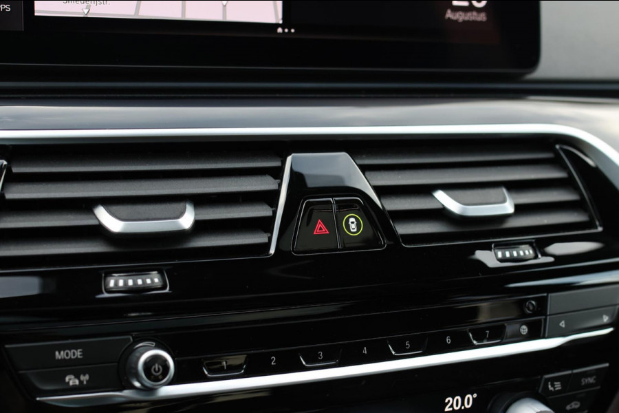 BMW 5 Serie Touring 530e xDrive M-Sport *Pano*Laser*Camera*Head-Up*Trekhaak*