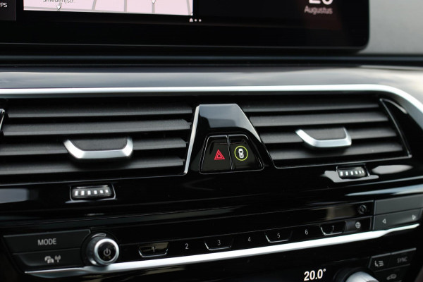 BMW 5 Serie Touring 530e xDrive M-Sport *Pano*Laser*Camera*Head-Up*Trekhaak*