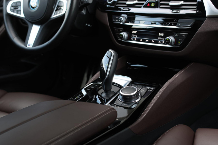 BMW 5 Serie Touring 530e xDrive M-Sport *Pano*Laser*Camera*Head-Up*Trekhaak*
