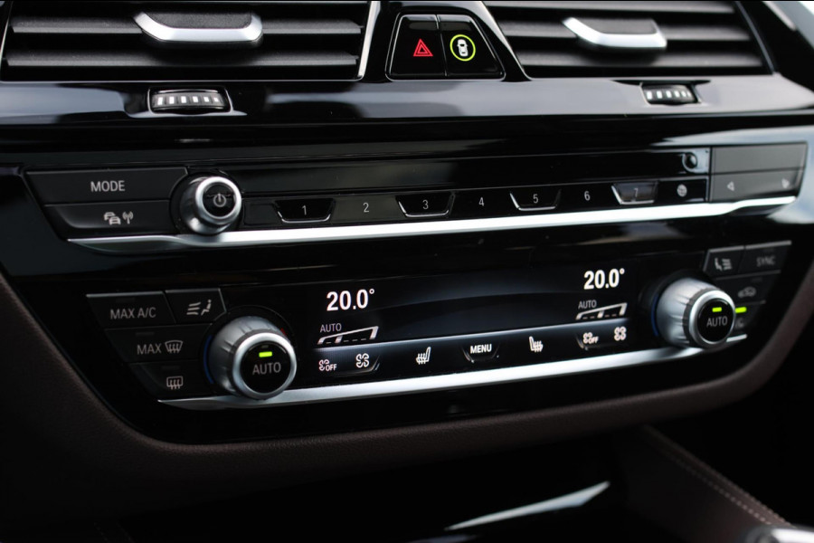 BMW 5 Serie Touring 530e xDrive M-Sport *Pano*Laser*Camera*Head-Up*Trekhaak*