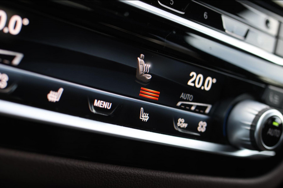 BMW 5 Serie Touring 530e xDrive M-Sport *Pano*Laser*Camera*Head-Up*Trekhaak*