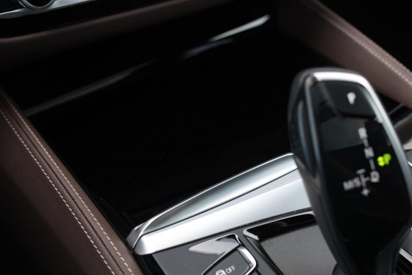 BMW 5 Serie Touring 530e xDrive M-Sport *Pano*Laser*Camera*Head-Up*Trekhaak*