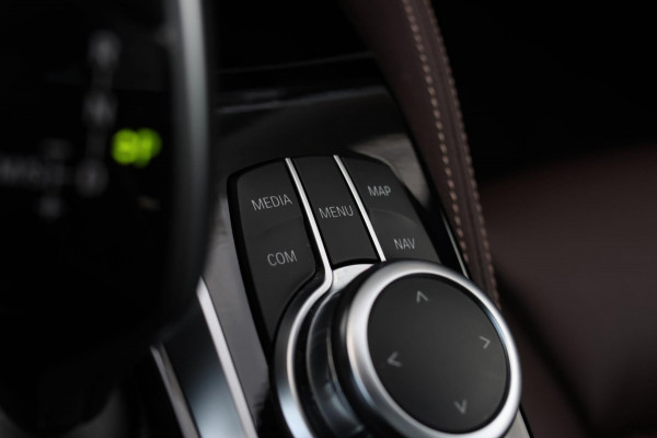BMW 5 Serie Touring 530e xDrive M-Sport *Pano*Laser*Camera*Head-Up*Trekhaak*