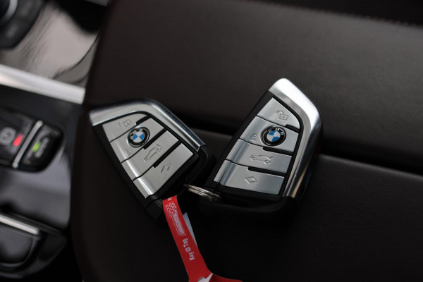 BMW 5 Serie Touring 530e xDrive M-Sport *Pano*Laser*Camera*Head-Up*Trekhaak*