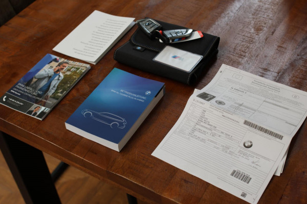 BMW 5 Serie Touring 530e xDrive M-Sport *Pano*Laser*Camera*Head-Up*Trekhaak*