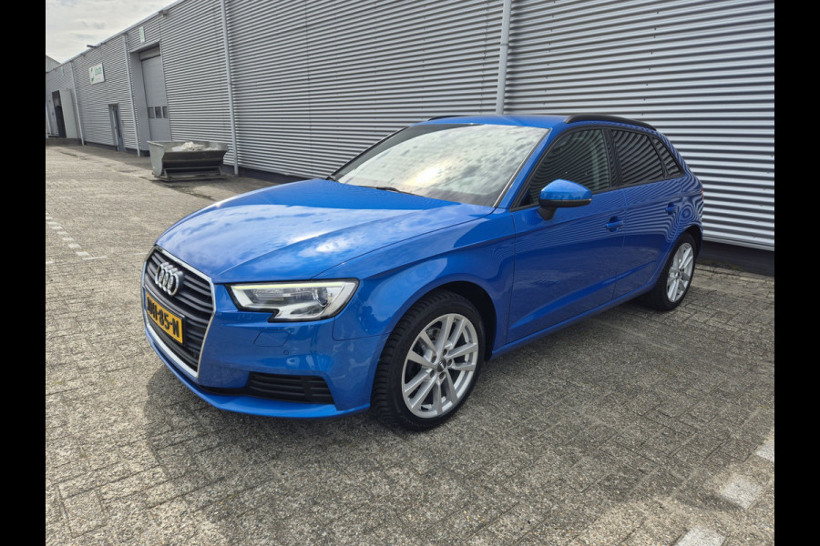 Audi A3 Sportback 30 TFSI Automaat,Cruise,Navigatie,parkeersensoren,clima,lm velgen,