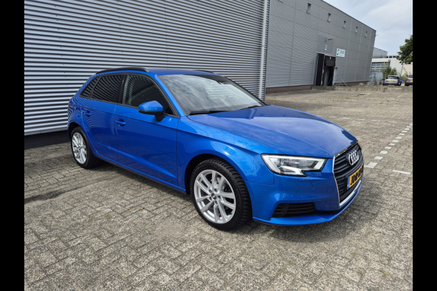 Audi A3 Sportback 30 TFSI Automaat,Cruise,Navigatie,parkeersensoren,clima,lm velgen,