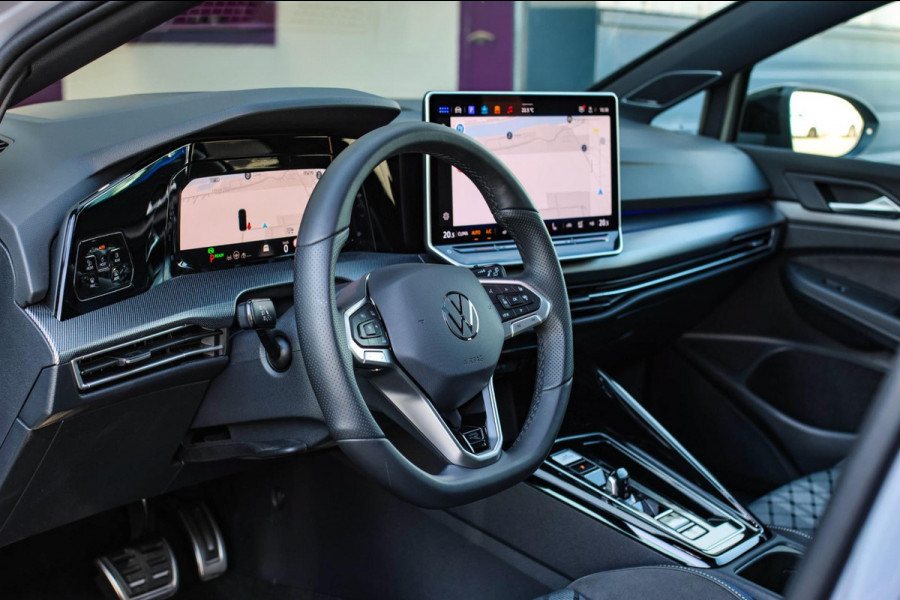Volkswagen Golf 1.5 TSI R-Line *Pano*H/K*Camera*Head-Up*Trekhaak*IQ Led*