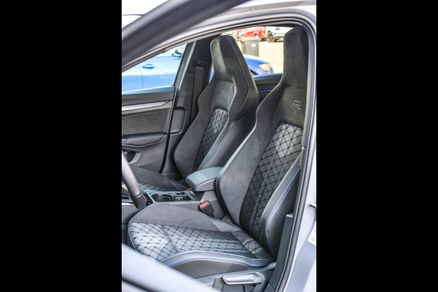 Volkswagen Golf 1.5 TSI R-Line *Pano*H/K*Camera*Head-Up*Trekhaak*IQ Led*
