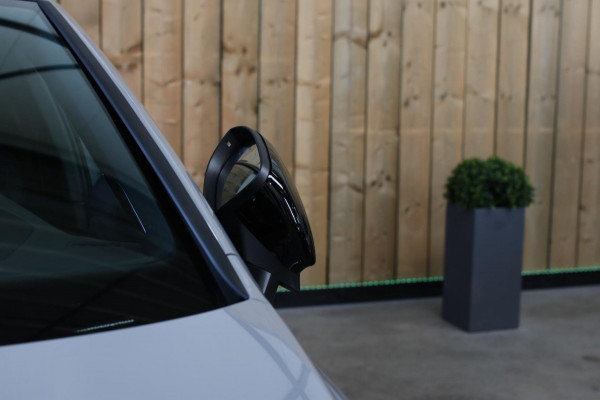Volkswagen Golf 1.5 TSI R-Line *Pano*H/K*Camera*Head-Up*Trekhaak*IQ Led*