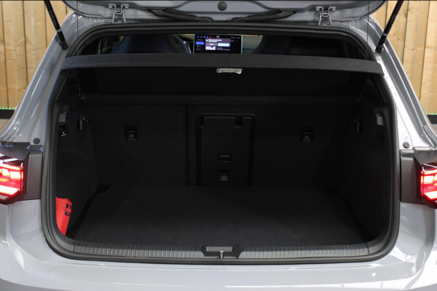 Volkswagen Golf 1.5 TSI R-Line *Pano*H/K*Camera*Head-Up*Trekhaak*IQ Led*