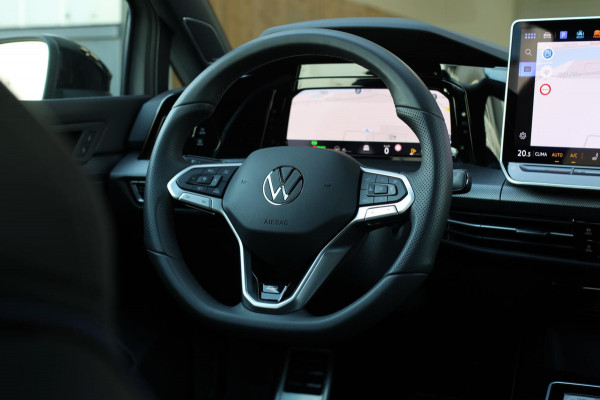Volkswagen Golf 1.5 TSI R-Line *Pano*H/K*Camera*Head-Up*Trekhaak*IQ Led*