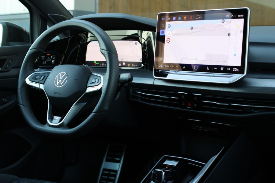 Volkswagen Golf 1.5 TSI R-Line *Pano*H/K*Camera*Head-Up*Trekhaak*IQ Led*