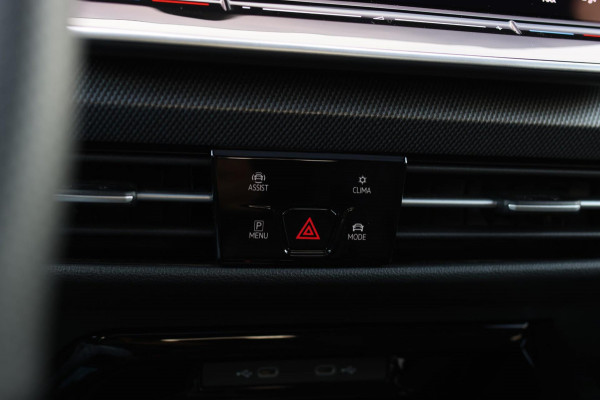 Volkswagen Golf 1.5 TSI R-Line *Pano*H/K*Camera*Head-Up*Trekhaak*IQ Led*