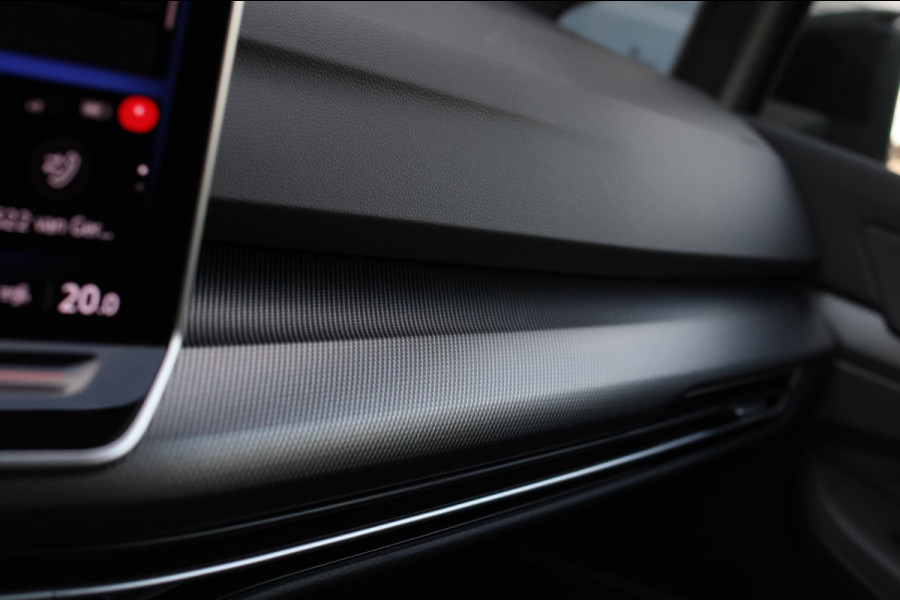 Volkswagen Golf 1.5 TSI R-Line *Pano*H/K*Camera*Head-Up*Trekhaak*IQ Led*