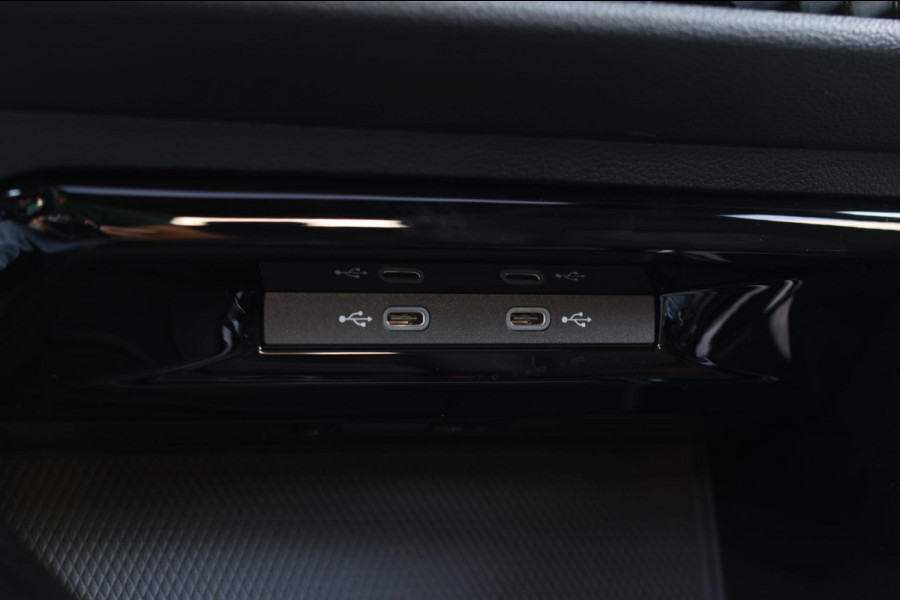 Volkswagen Golf 1.5 TSI R-Line *Pano*H/K*Camera*Head-Up*Trekhaak*IQ Led*