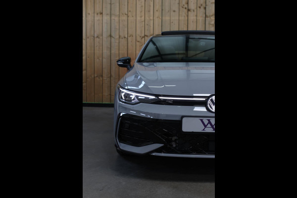 Volkswagen Golf 1.5 TSI R-Line *Pano*H/K*Camera*Head-Up*Trekhaak*IQ Led*