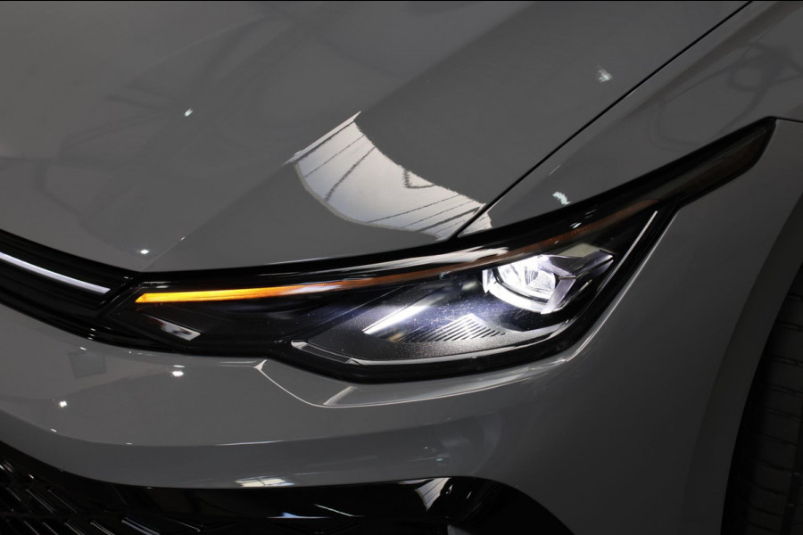 Volkswagen Golf 1.5 TSI R-Line *Pano*H/K*Camera*Head-Up*Trekhaak*IQ Led*