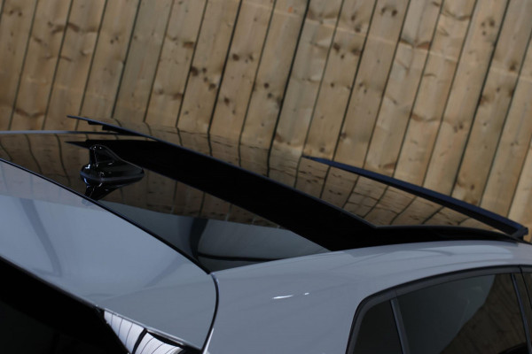 Volkswagen Golf 1.5 TSI R-Line *Pano*H/K*Camera*Head-Up*Trekhaak*IQ Led*