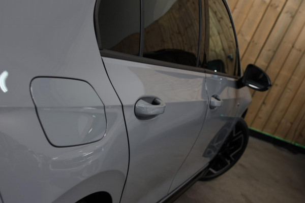 Volkswagen Golf 1.5 TSI R-Line *Pano*H/K*Camera*Head-Up*Trekhaak*IQ Led*