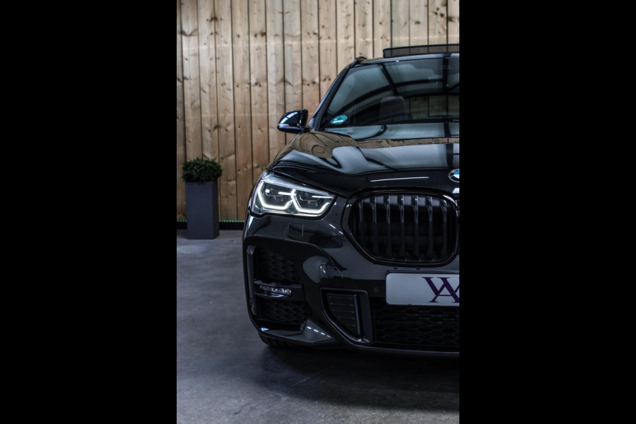 BMW X1 XDrive25e M-Sport *Pano*H/K*Head-Up*Keyless*Trekhaak*Led*