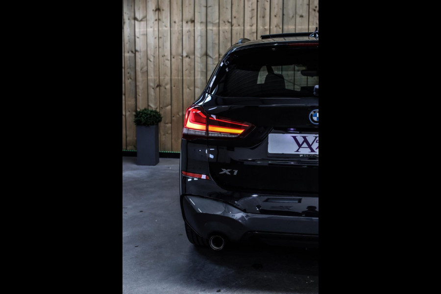 BMW X1 XDrive25e M-Sport *Pano*H/K*Head-Up*Keyless*Trekhaak*Led*