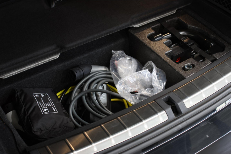 BMW X1 XDrive25e M-Sport *Pano*H/K*Head-Up*Keyless*Trekhaak*Led*