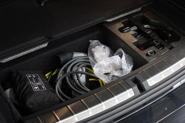BMW X1 XDrive25e M-Sport *Pano*H/K*Head-Up*Keyless*Trekhaak*Led*