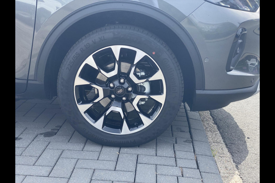 Ford Kuga 2.5 PHEV Active X 243pk | Zuid | Panoramadak + Technology Pack + Winter Pack + Wegklapbare trekhaak + 19 inch lichtmetalen velgen +  Reservewiel | Magnetic | Prijs incl. 4.000 Ford voordeel Ford Kuga 2.5 PHEV Active X 243pk | Zuid | Panoramadak + Technology Pack + Winter Pack + Wegklapbare trekhaak + 19 inch lichtmetalen velgen +  Reservewiel | Magnetic | Prijs incl. 4.000 Ford voordeel
