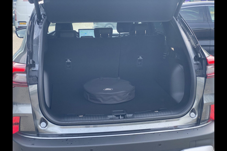 Ford Kuga 2.5 PHEV Active X 243pk | Zuid | Panoramadak + Technology Pack + Winter Pack + Wegklapbare trekhaak + 19 inch lichtmetalen velgen +  Reservewiel | Magnetic | Prijs incl. 4.000 Ford voordeel Ford Kuga 2.5 PHEV Active X 243pk | Zuid | Panoramadak + Technology Pack + Winter Pack + Wegklapbare trekhaak + 19 inch lichtmetalen velgen +  Reservewiel | Magnetic | Prijs incl. 4.000 Ford voordeel