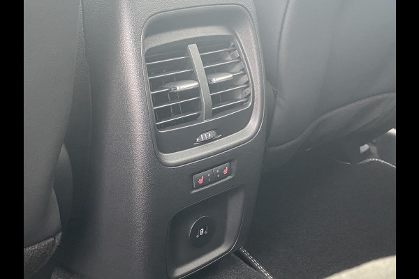 Ford Kuga 2.5 PHEV Active X 243pk | Zuid | Panoramadak + Technology Pack + Winter Pack + Wegklapbare trekhaak + 19 inch lichtmetalen velgen +  Reservewiel | Magnetic | Prijs incl. 4.000 Ford voordeel Ford Kuga 2.5 PHEV Active X 243pk | Zuid | Panoramadak + Technology Pack + Winter Pack + Wegklapbare trekhaak + 19 inch lichtmetalen velgen +  Reservewiel | Magnetic | Prijs incl. 4.000 Ford voordeel