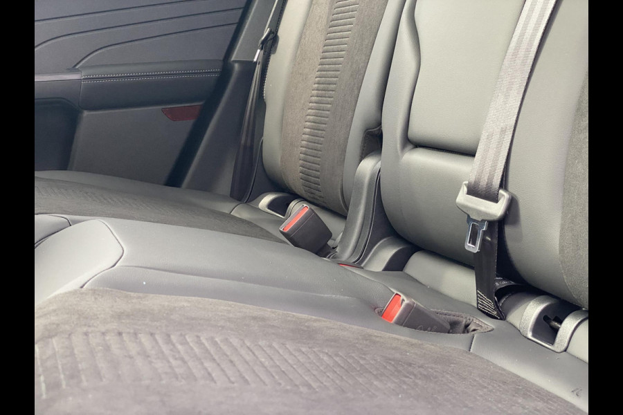 Ford Kuga 2.5 PHEV Active X 243pk | Zuid | Panoramadak + Technology Pack + Winter Pack + Wegklapbare trekhaak + 19 inch lichtmetalen velgen +  Reservewiel | Magnetic | Prijs incl. 4.000 Ford voordeel Ford Kuga 2.5 PHEV Active X 243pk | Zuid | Panoramadak + Technology Pack + Winter Pack + Wegklapbare trekhaak + 19 inch lichtmetalen velgen +  Reservewiel | Magnetic | Prijs incl. 4.000 Ford voordeel