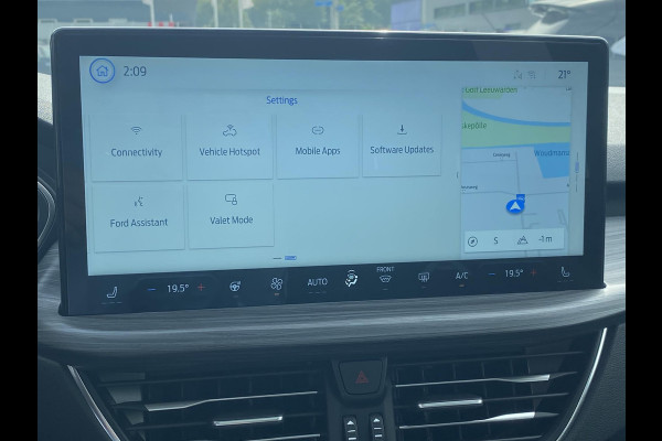Ford Kuga 2.5 PHEV Active X 243pk | Zuid | Panoramadak + Technology Pack + Winter Pack + Wegklapbare trekhaak + 19 inch lichtmetalen velgen +  Reservewiel | Magnetic | Prijs incl. 4.000 Ford voordeel Ford Kuga 2.5 PHEV Active X 243pk | Zuid | Panoramadak + Technology Pack + Winter Pack + Wegklapbare trekhaak + 19 inch lichtmetalen velgen +  Reservewiel | Magnetic | Prijs incl. 4.000 Ford voordeel