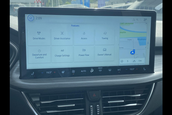 Ford Kuga 2.5 PHEV Active X 243pk | Zuid | Panoramadak + Technology Pack + Winter Pack + Wegklapbare trekhaak + 19 inch lichtmetalen velgen +  Reservewiel | Magnetic | Prijs incl. 4.000 Ford voordeel Ford Kuga 2.5 PHEV Active X 243pk | Zuid | Panoramadak + Technology Pack + Winter Pack + Wegklapbare trekhaak + 19 inch lichtmetalen velgen +  Reservewiel | Magnetic | Prijs incl. 4.000 Ford voordeel