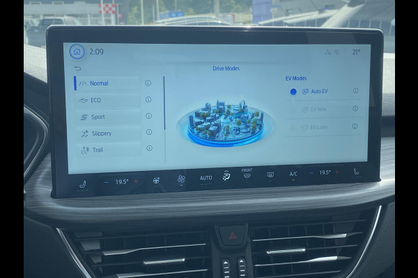 Ford Kuga 2.5 PHEV Active X 243pk | Zuid | Panoramadak + Technology Pack + Winter Pack + Wegklapbare trekhaak + 19 inch lichtmetalen velgen +  Reservewiel | Magnetic | Prijs incl. 4.000 Ford voordeel Ford Kuga 2.5 PHEV Active X 243pk | Zuid | Panoramadak + Technology Pack + Winter Pack + Wegklapbare trekhaak + 19 inch lichtmetalen velgen +  Reservewiel | Magnetic | Prijs incl. 4.000 Ford voordeel