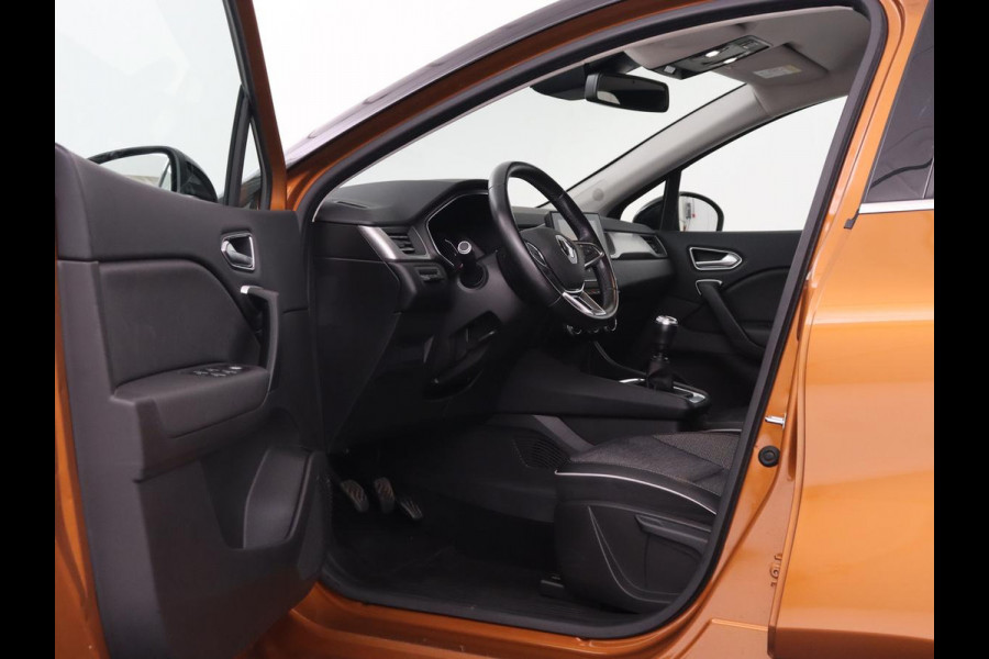 Renault Captur 1.0 TCe Intens | 1e eigenaar | Trekhaak | Carplay | Keyless | Half leder | Navigatie | Parkeerhulp | Cruise control | Full LED Renault Captur 1.0 TCe Intens | 1e eigenaar | Trekhaak | Carplay | Keyless | Half leder | Navigatie | Parkeerhulp | Cruise control | Full LED