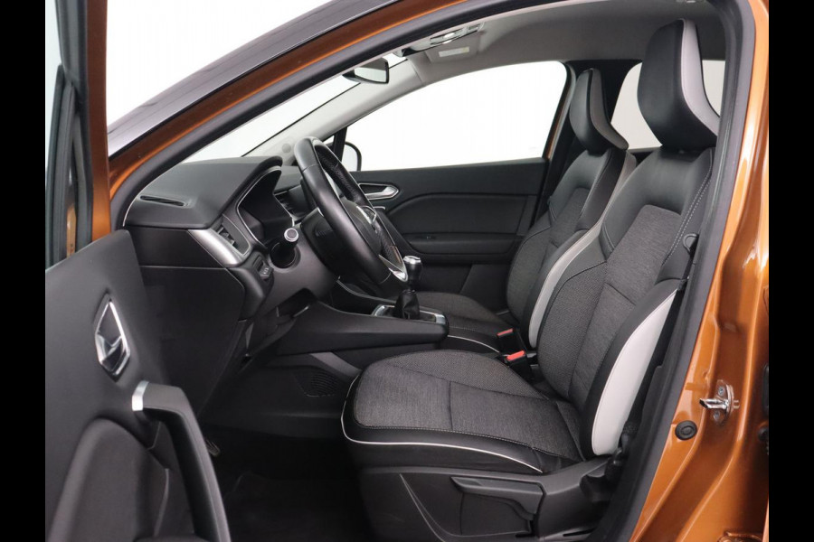 Renault Captur 1.0 TCe Intens | 1e eigenaar | Trekhaak | Carplay | Keyless | Half leder | Navigatie | Parkeerhulp | Cruise control | Full LED Renault Captur 1.0 TCe Intens | 1e eigenaar | Trekhaak | Carplay | Keyless | Half leder | Navigatie | Parkeerhulp | Cruise control | Full LED