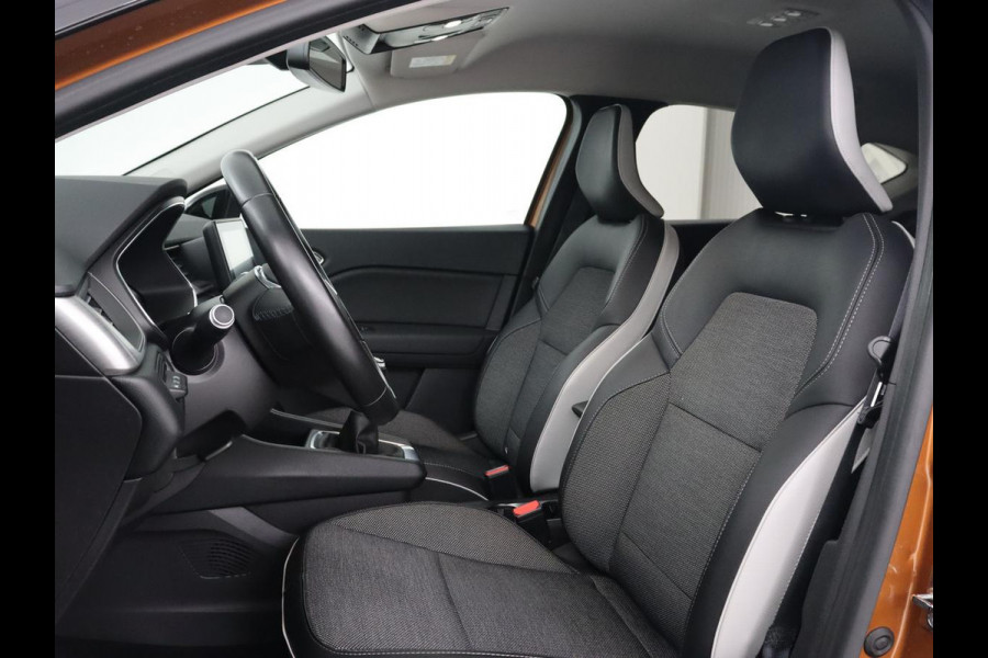 Renault Captur 1.0 TCe Intens | 1e eigenaar | Trekhaak | Carplay | Keyless | Half leder | Navigatie | Parkeerhulp | Cruise control | Full LED Renault Captur 1.0 TCe Intens | 1e eigenaar | Trekhaak | Carplay | Keyless | Half leder | Navigatie | Parkeerhulp | Cruise control | Full LED