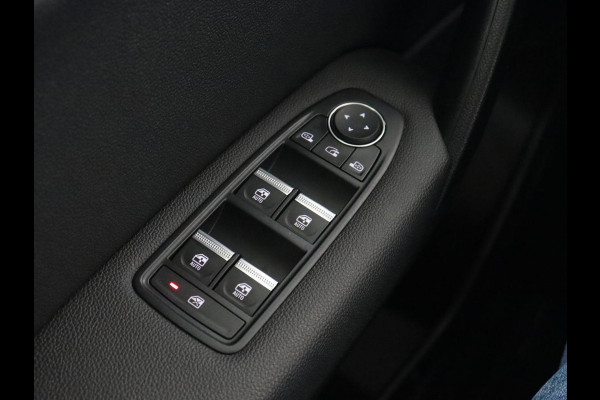 Renault Captur 1.0 TCe Intens | 1e eigenaar | Trekhaak | Carplay | Keyless | Half leder | Navigatie | Parkeerhulp | Cruise control | Full LED Renault Captur 1.0 TCe Intens | 1e eigenaar | Trekhaak | Carplay | Keyless | Half leder | Navigatie | Parkeerhulp | Cruise control | Full LED