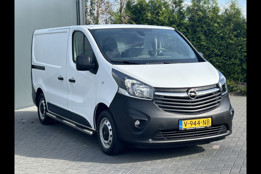 Opel Vivaro 1.6 CDTI 126 PK EURO 6 / L1H1 / AIRCO / CRUISE / NAVI / TREKHAAK / 3-ZITS / BLUETOOTH