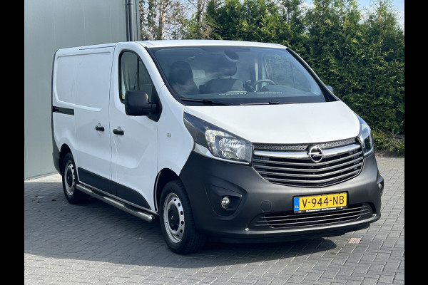 Opel Vivaro 1.6 CDTI 126 PK EURO 6 / L1H1 / AIRCO / CRUISE / NAVI / TREKHAAK / 3-ZITS / BLUETOOTH