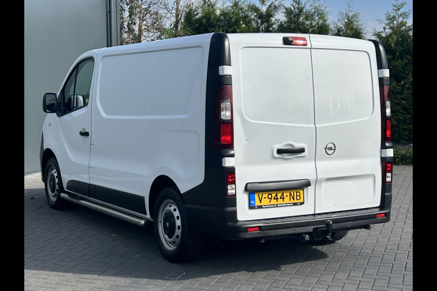 Opel Vivaro 1.6 CDTI 126 PK EURO 6 / L1H1 / AIRCO / CRUISE / NAVI / TREKHAAK / 3-ZITS / BLUETOOTH