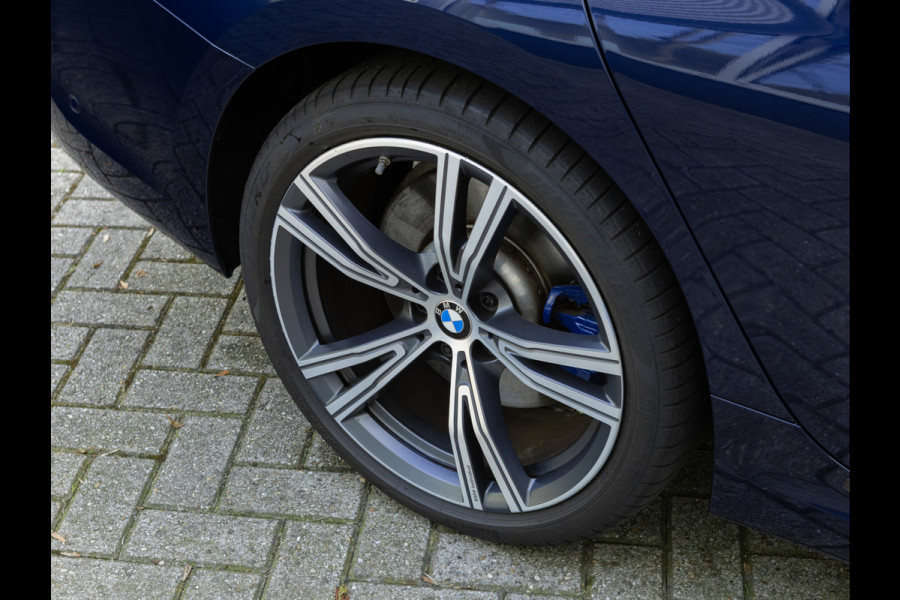 BMW 3-serie 330e M-Sport - Individual Leder - Dak - Trekhaak - Harman Kardon - ACC