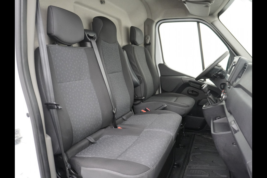 Opel Movano 2.3CDTI L2H2 Airco Navi Trekhaak 3-Persoons Cruise Control Pdc Bluetooth Kasten-inrichting Regen-Lichtsensor Schuifdeur Betonplex Vloer Wandbetimmering Euro 6 1e Eigenaar 2.500kg Trekgewicht