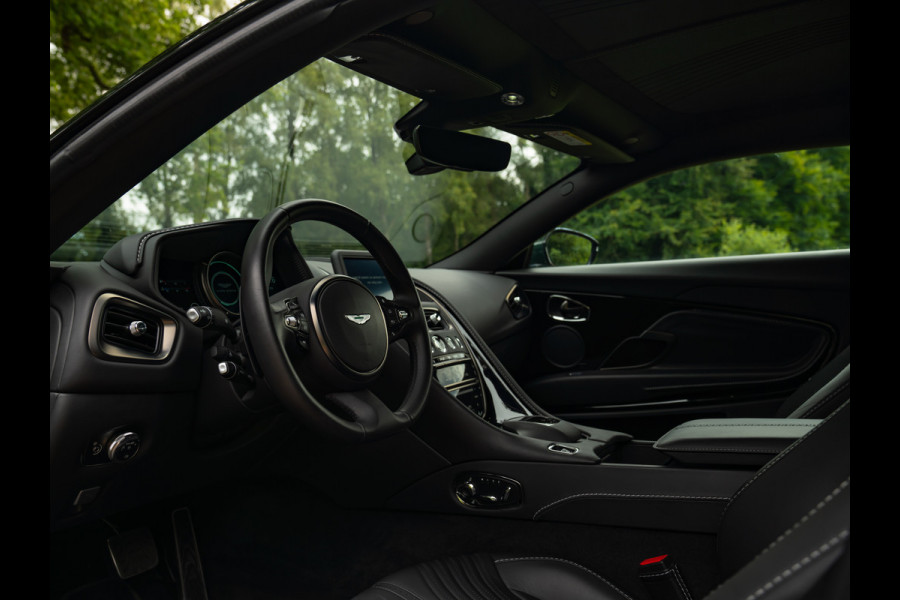 Aston Martin DB11 5.2 V12 | AM Heritage Racing Green | Premium Audio | Stoelventilatie