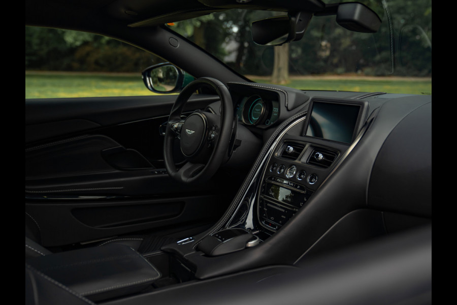 Aston Martin DB11 5.2 V12 | AM Heritage Racing Green | Premium Audio | Stoelventilatie